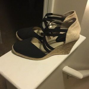 Adrienne Vittadini Wedges